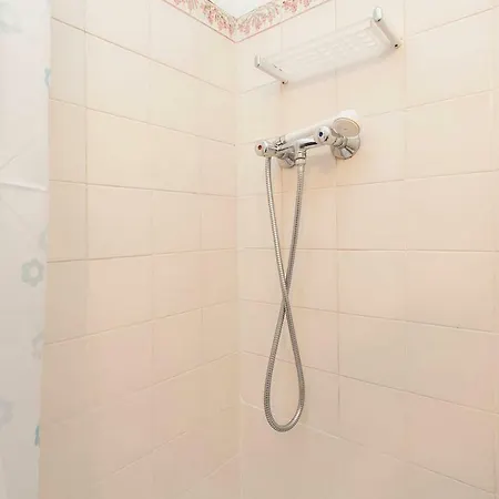 Апартаменты Cozy Flat In Adamastor